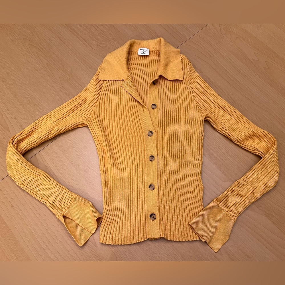 Abercrombie & Fitch Cropped Cardigan Sweater Size Small Button Up Ribbed Fitted